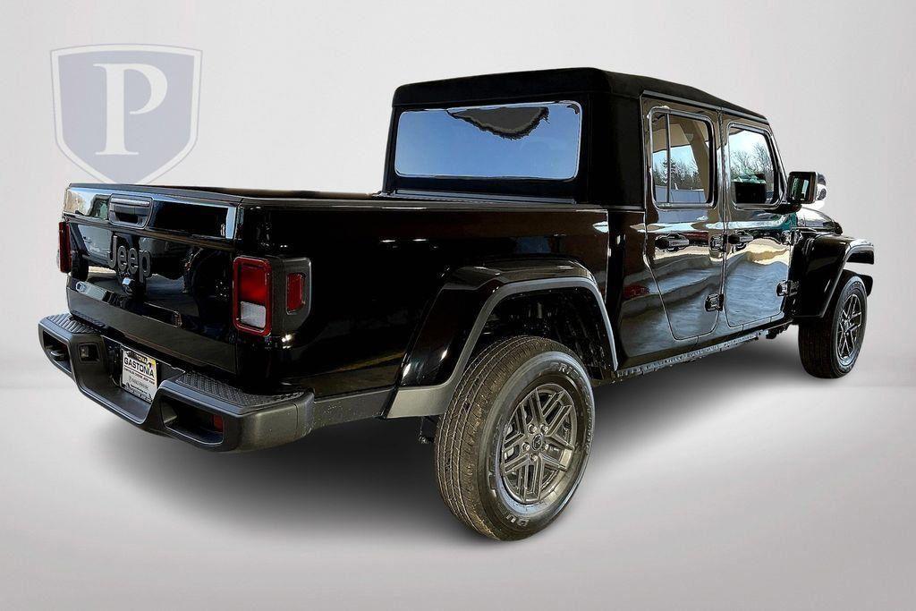 new 2024 Jeep Gladiator car, priced at $38,900