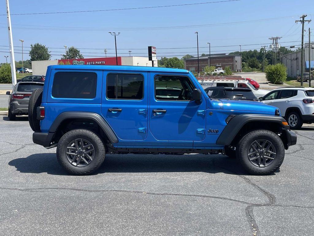 new 2025 Jeep Wrangler car, priced at $45,186