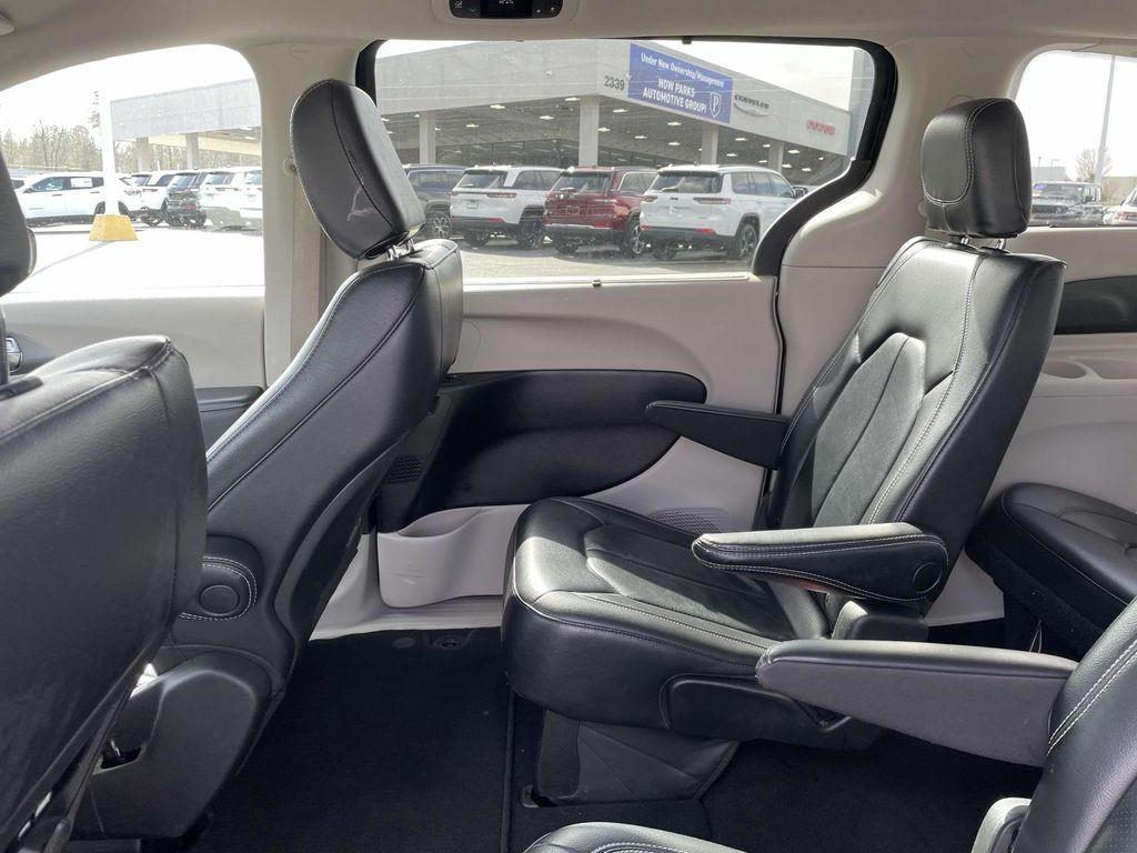 used 2022 Chrysler Pacifica car, priced at $21,999