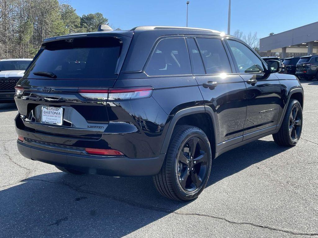 new 2025 Jeep Grand Cherokee car, priced at $49,210