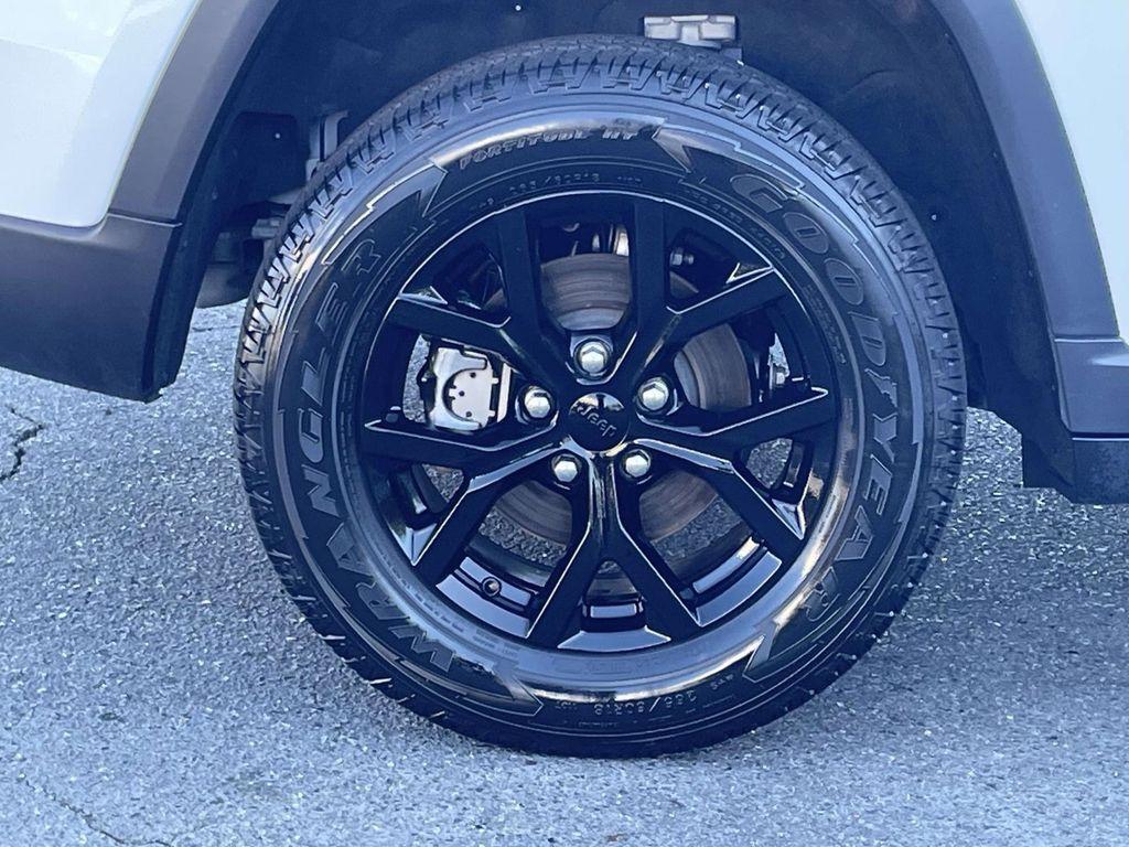 used 2024 Jeep Grand Cherokee car, priced at $30,500