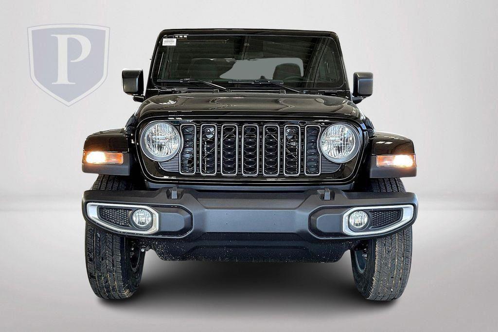 new 2024 Jeep Gladiator car, priced at $38,900