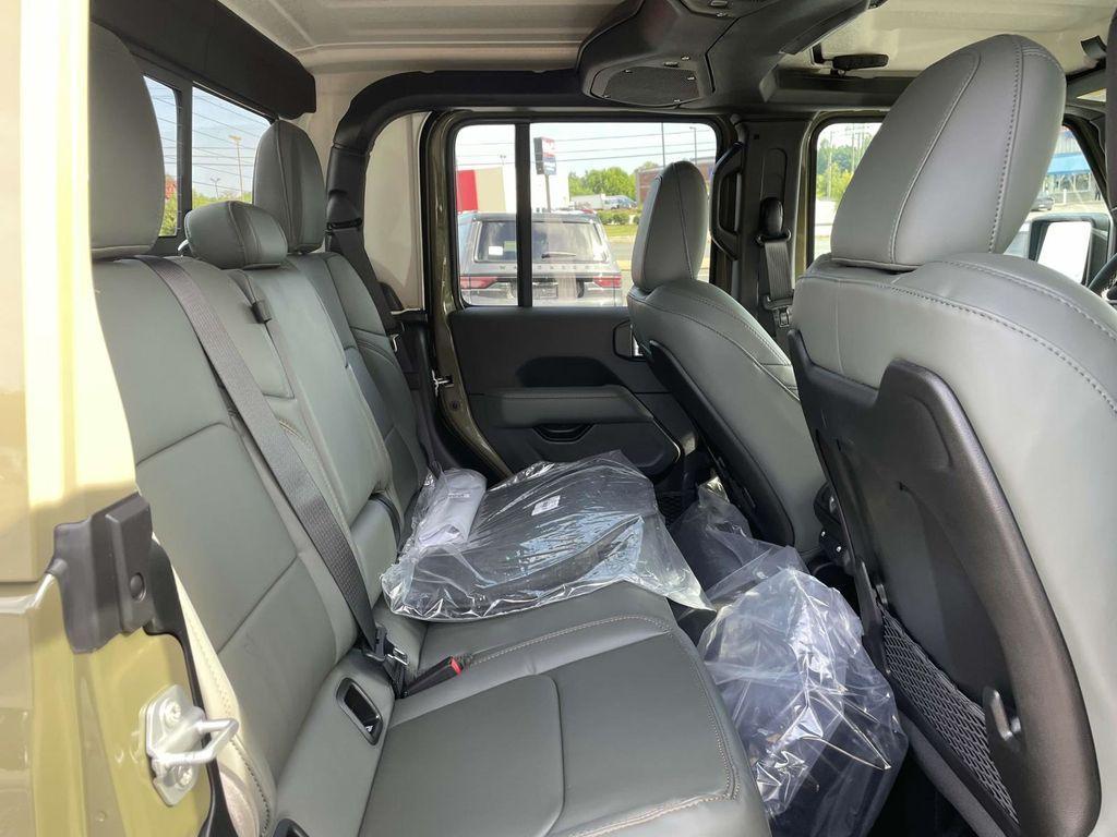 new 2025 Jeep Gladiator car, priced at $49,495