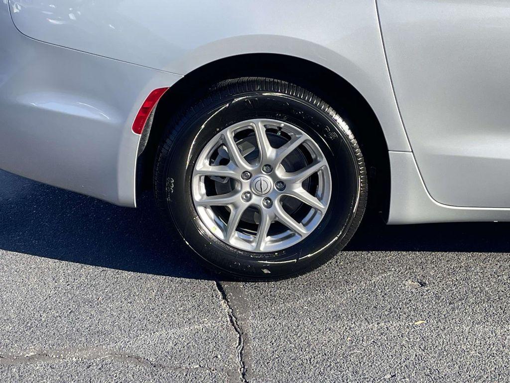 new 2026 Chrysler Pacifica car, priced at $43,640