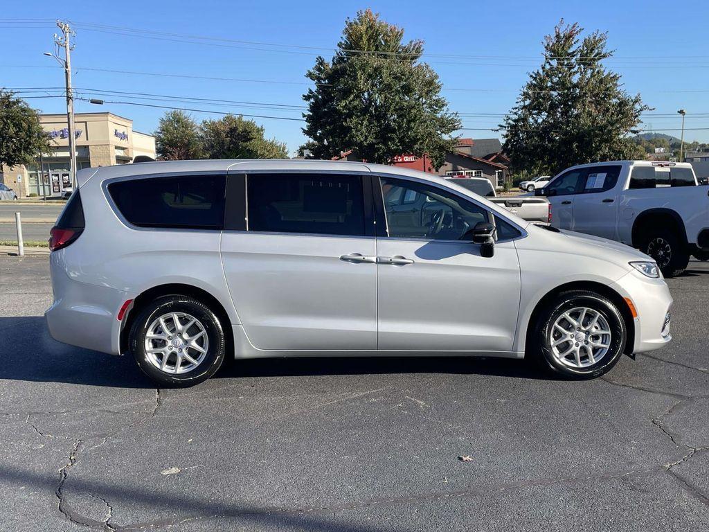 new 2026 Chrysler Pacifica car, priced at $43,640