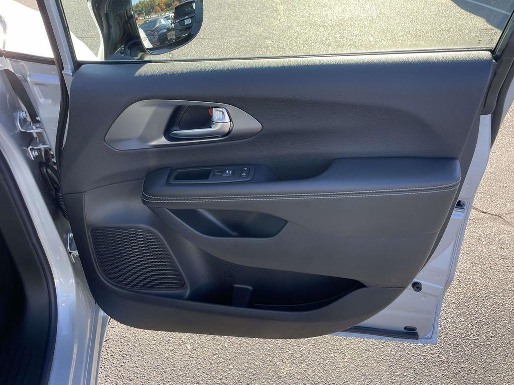 new 2026 Chrysler Pacifica car, priced at $43,640