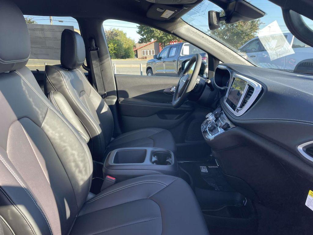 new 2026 Chrysler Pacifica car, priced at $43,640