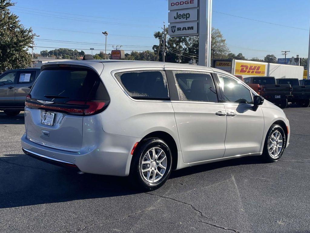 new 2026 Chrysler Pacifica car, priced at $43,640
