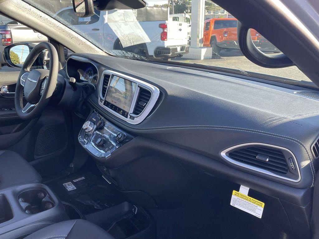 new 2026 Chrysler Pacifica car, priced at $43,640