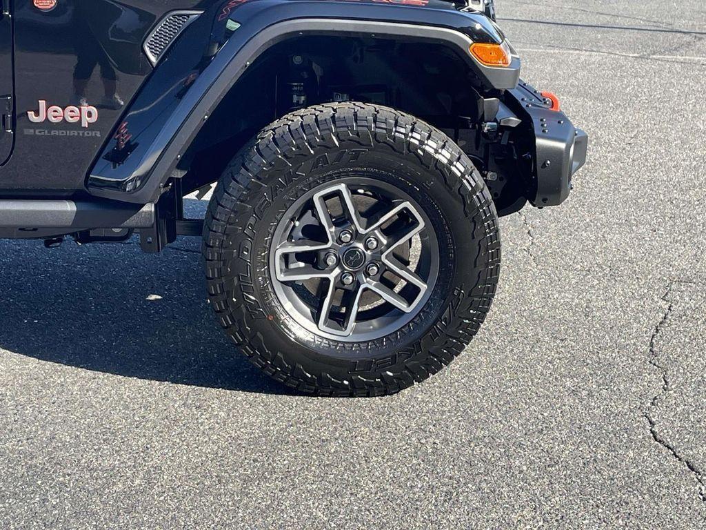 new 2025 Jeep Gladiator car, priced at $54,190