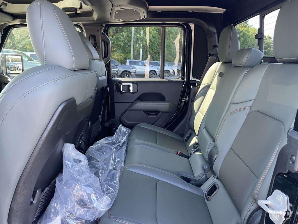 new 2025 Jeep Gladiator car, priced at $54,190