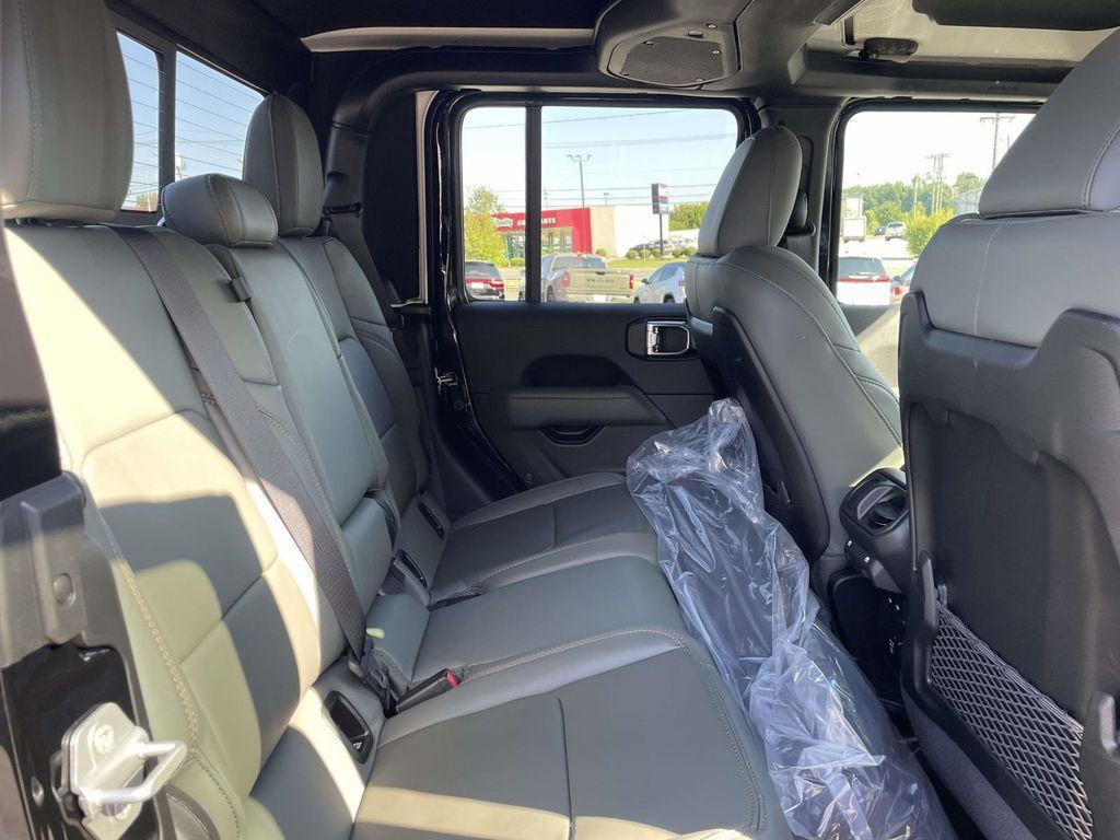new 2025 Jeep Gladiator car, priced at $54,190