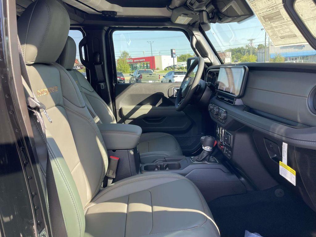 new 2025 Jeep Gladiator car, priced at $54,190