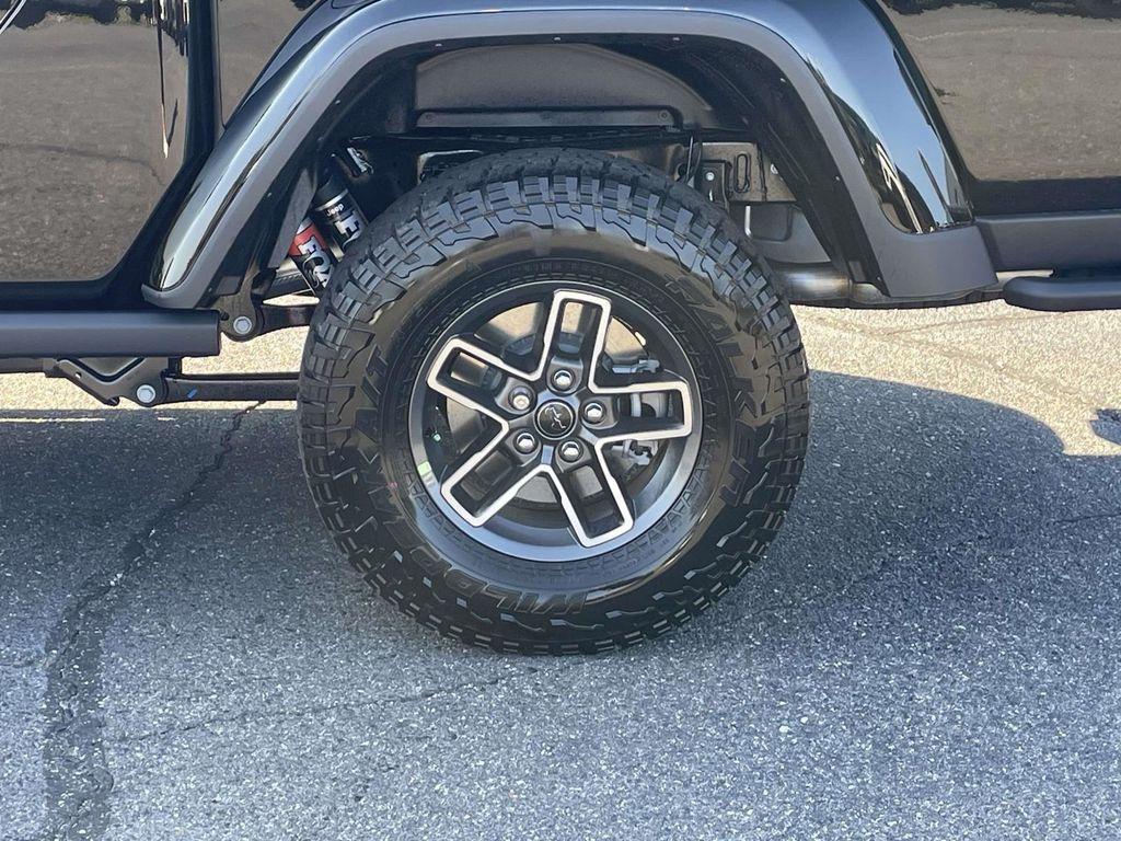 new 2025 Jeep Gladiator car, priced at $54,190