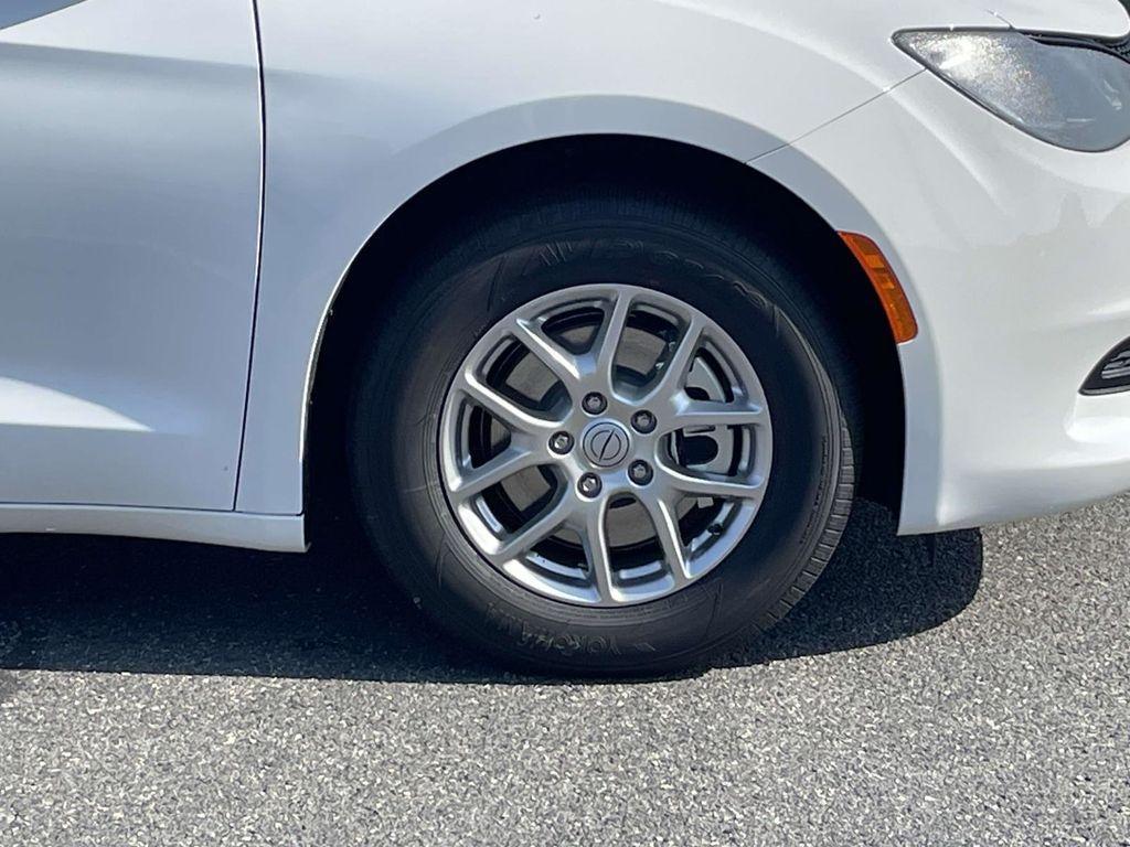 new 2025 Chrysler Voyager car, priced at $40,113