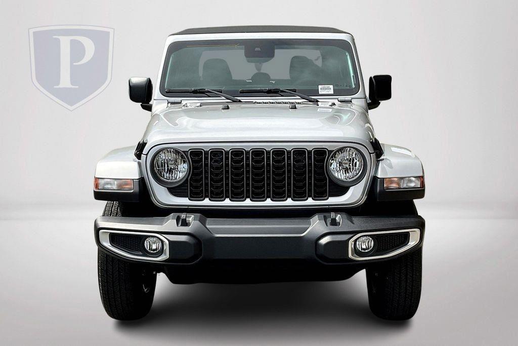 new 2024 Jeep Gladiator car, priced at $38,900