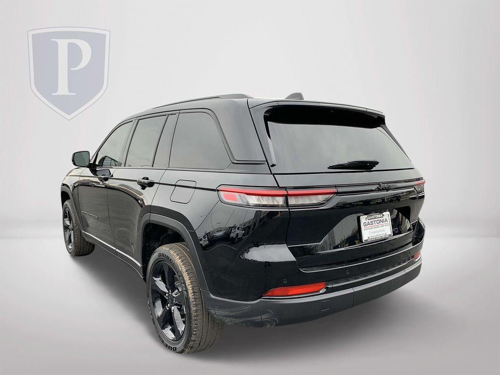 new 2025 Jeep Grand Cherokee car, priced at $39,925