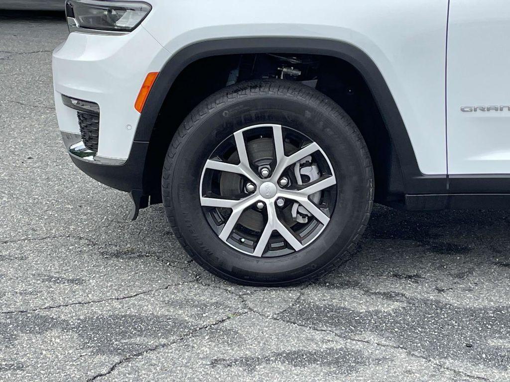 new 2025 Jeep Grand Cherokee L car, priced at $44,995