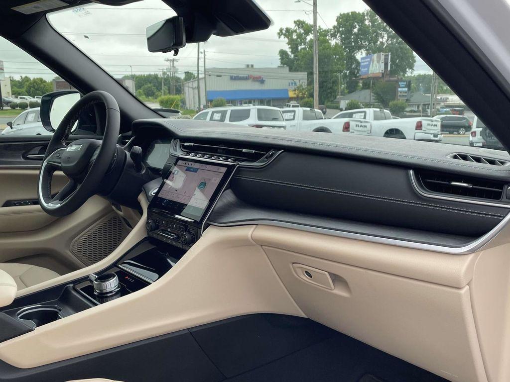 new 2025 Jeep Grand Cherokee L car, priced at $44,995