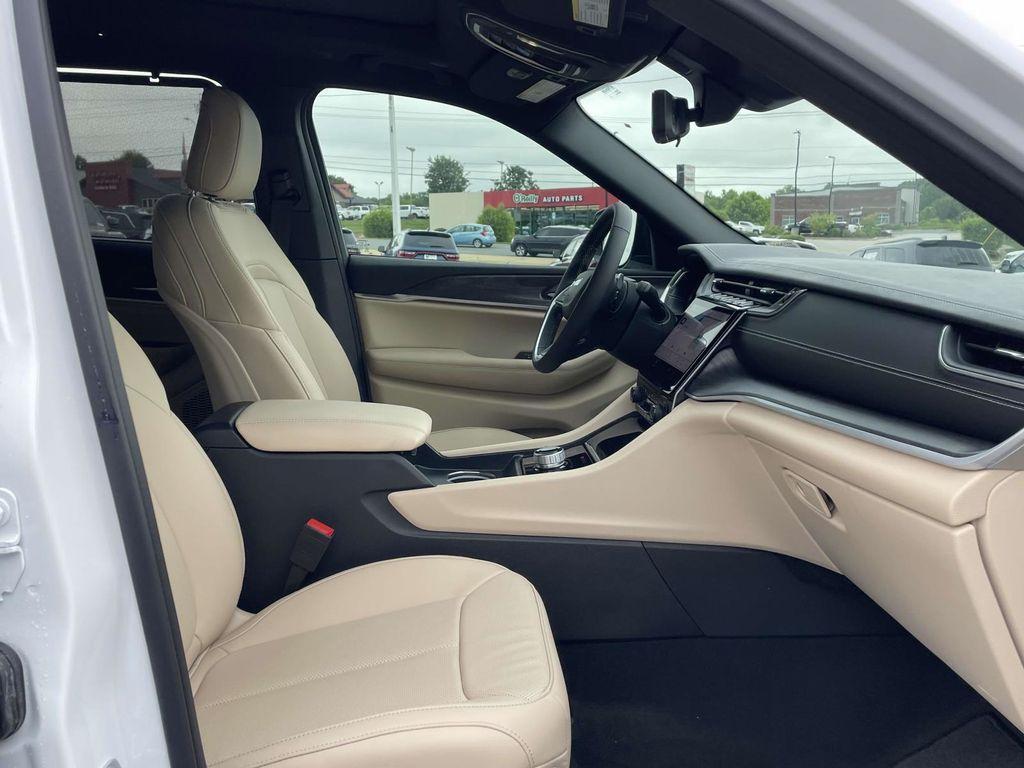 new 2025 Jeep Grand Cherokee L car, priced at $44,995