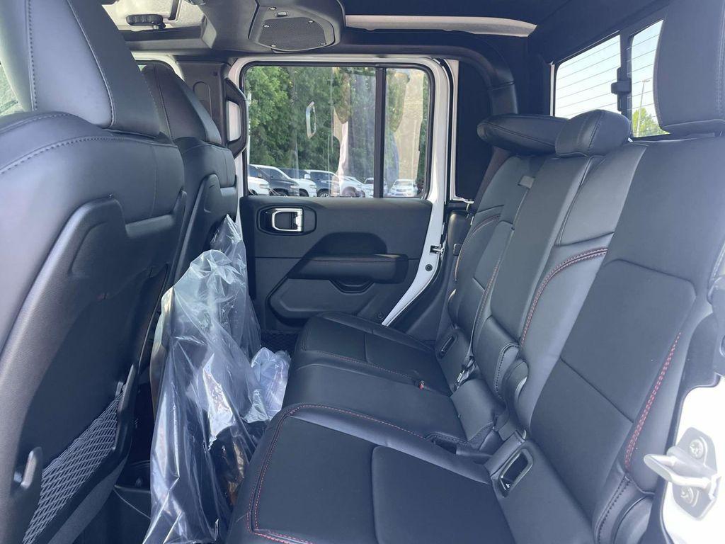 new 2025 Jeep Gladiator car, priced at $51,995