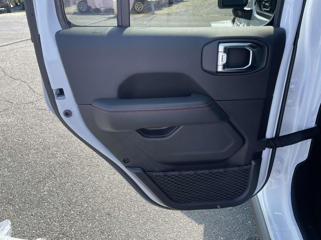 new 2025 Jeep Gladiator car, priced at $51,995