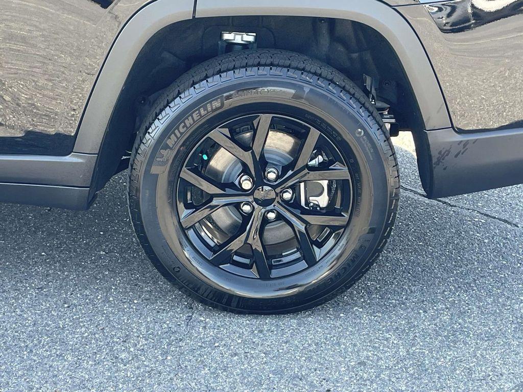 new 2025 Jeep Grand Cherokee L car, priced at $38,980