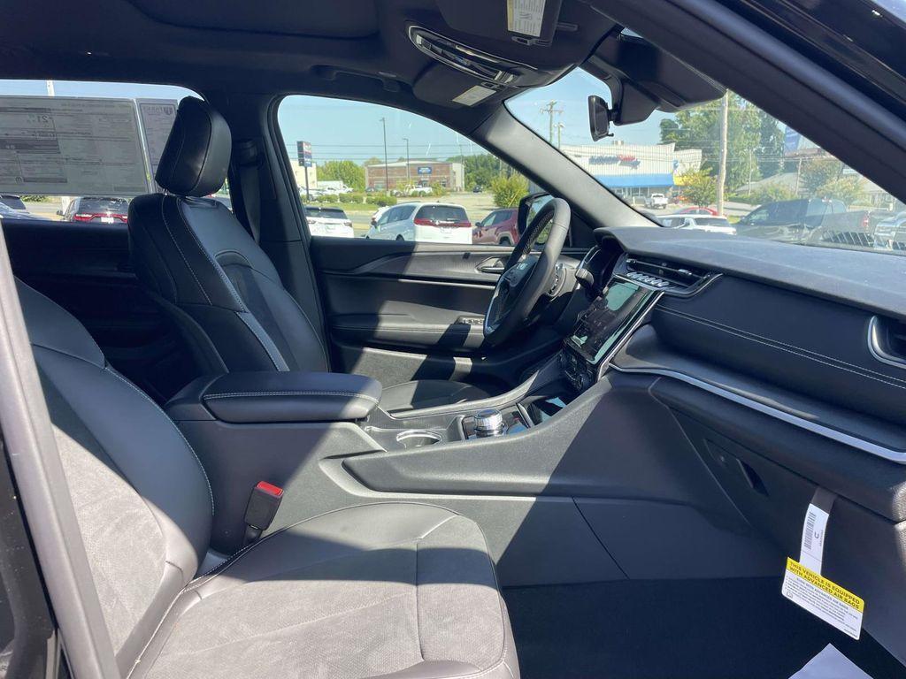 new 2025 Jeep Grand Cherokee L car, priced at $38,980