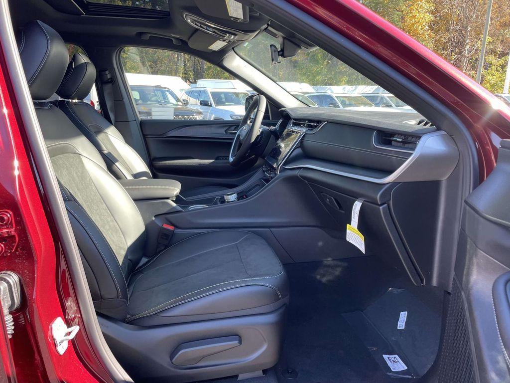 new 2025 Jeep Grand Cherokee L car, priced at $44,370