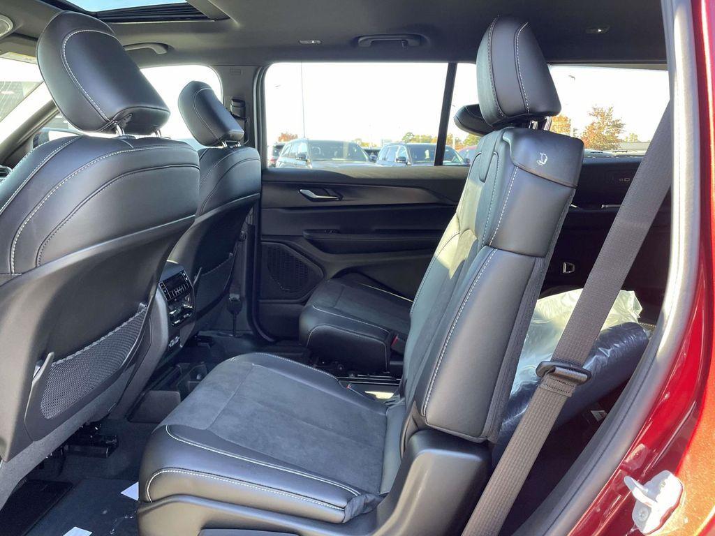 new 2025 Jeep Grand Cherokee L car, priced at $44,370