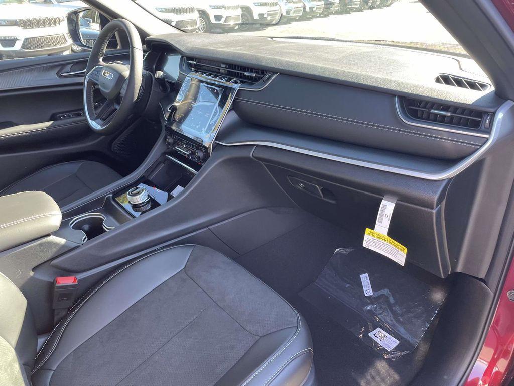 new 2025 Jeep Grand Cherokee L car, priced at $44,370