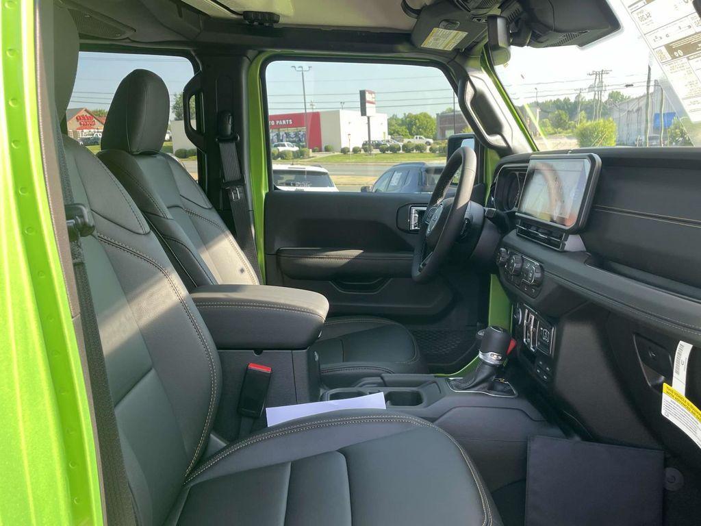 new 2025 Jeep Gladiator car, priced at $71,334