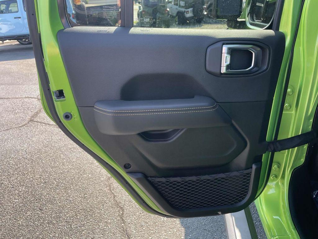 new 2025 Jeep Gladiator car, priced at $71,334