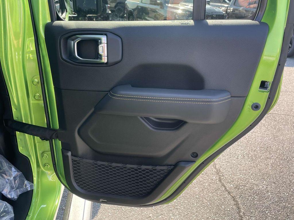 new 2025 Jeep Gladiator car, priced at $71,334