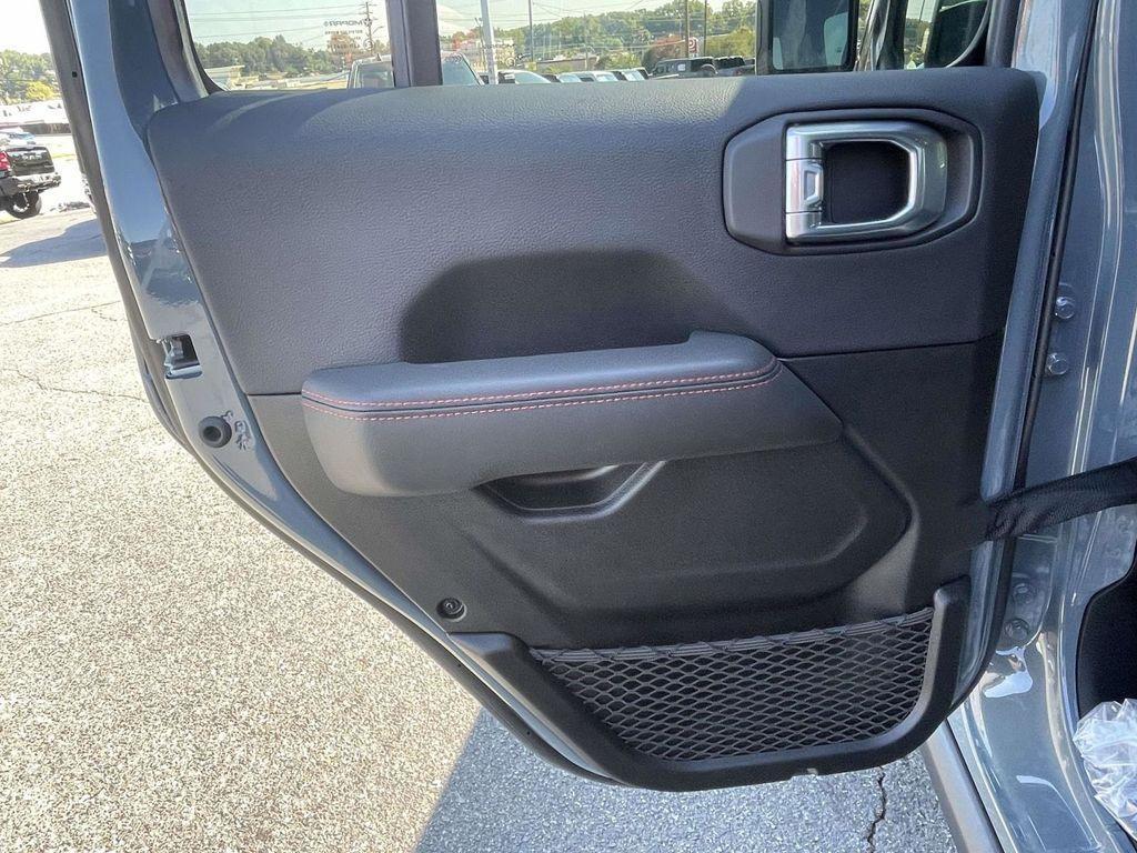 new 2025 Jeep Wrangler car, priced at $63,685
