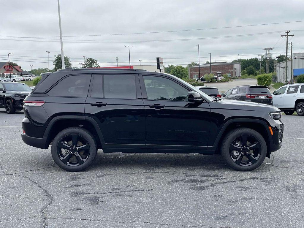 new 2025 Jeep Grand Cherokee car