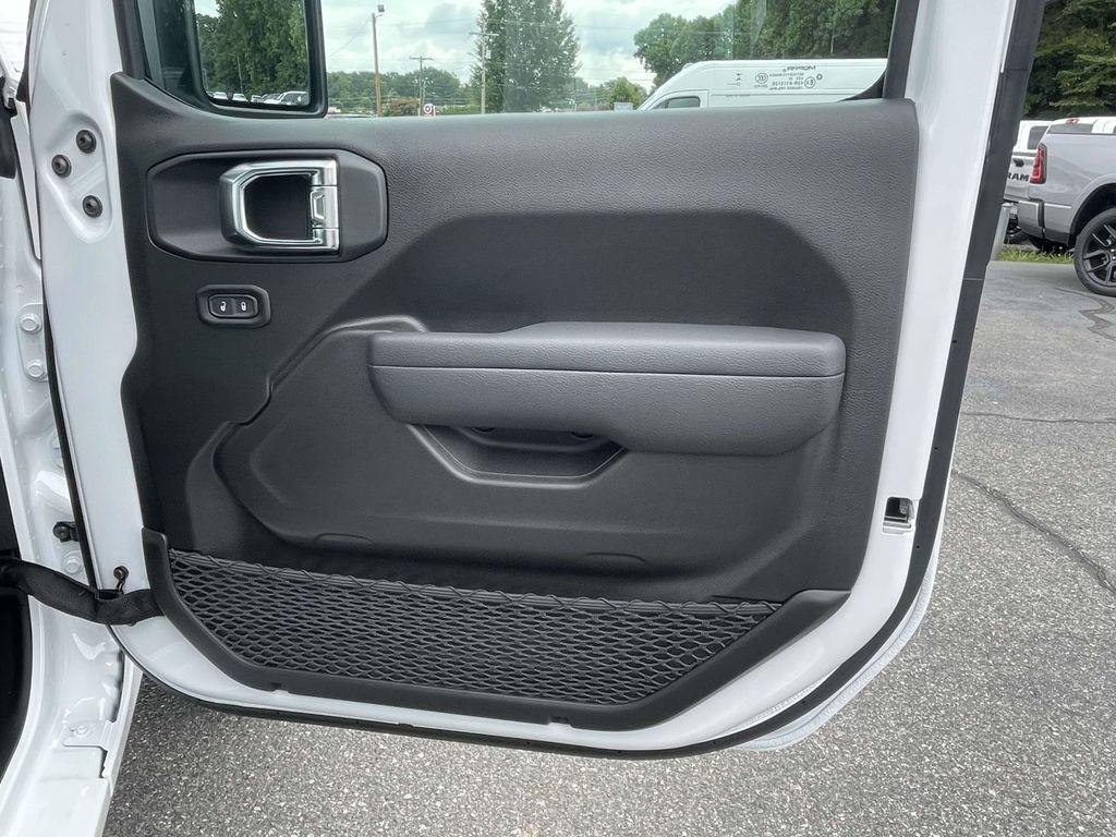 new 2025 Jeep Wrangler car, priced at $38,655