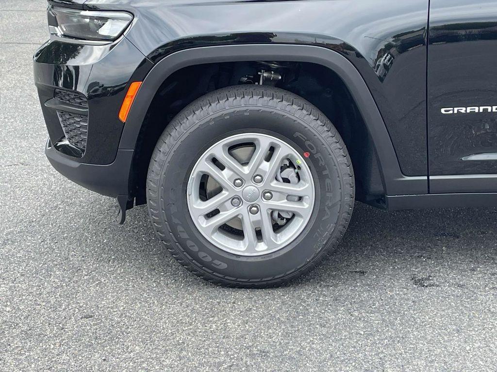 new 2025 Jeep Grand Cherokee L car, priced at $35,000