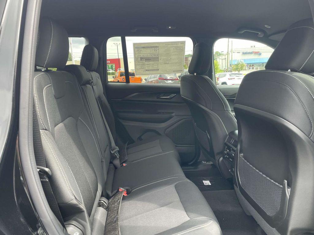 new 2025 Jeep Grand Cherokee L car, priced at $35,000