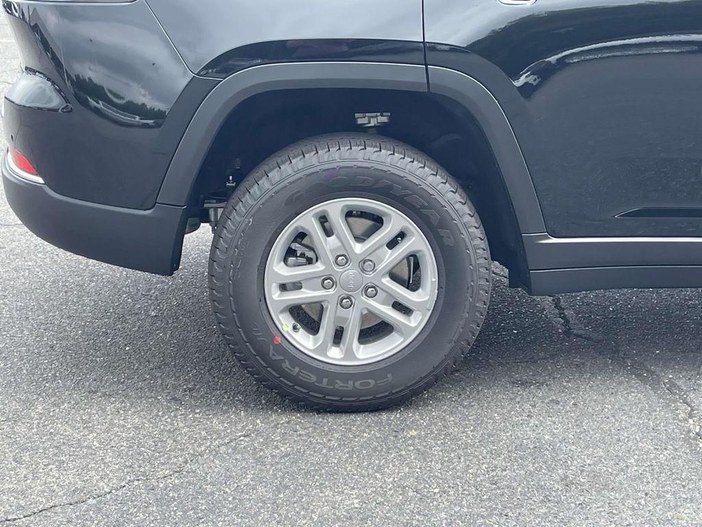 new 2025 Jeep Grand Cherokee L car, priced at $35,000