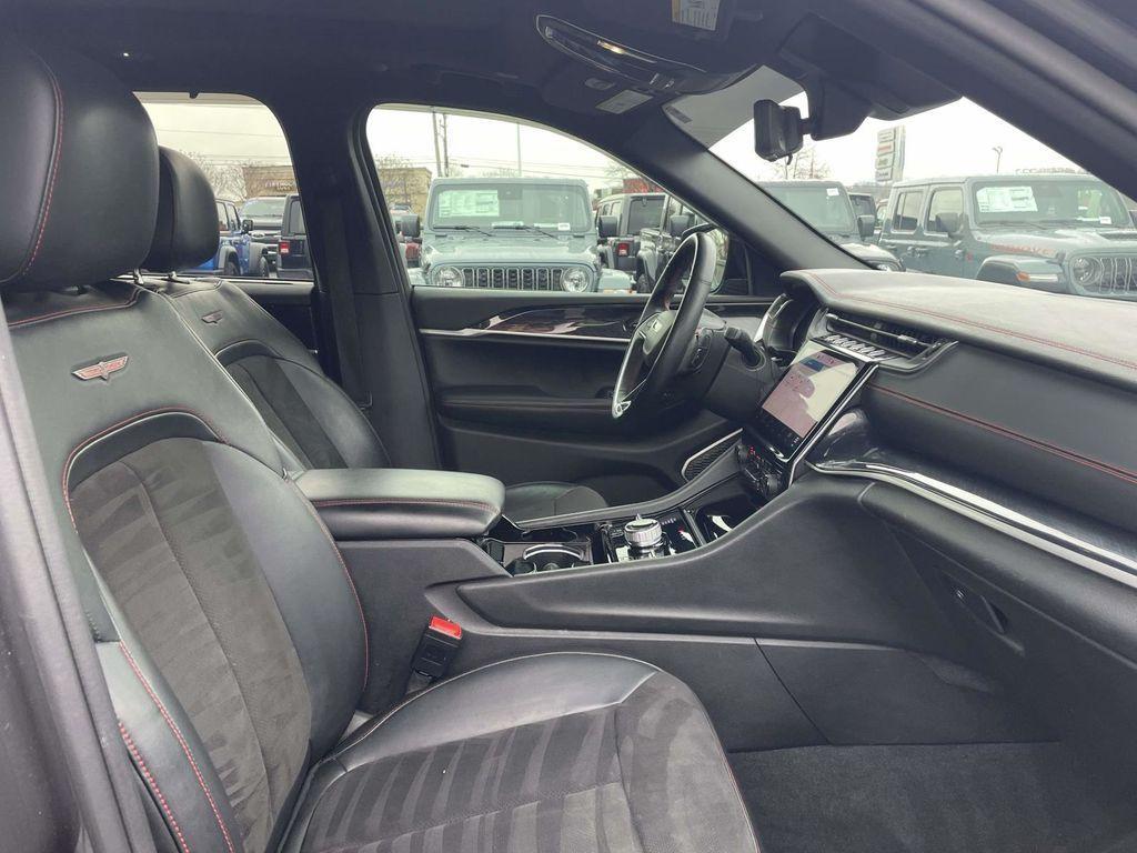 used 2022 Jeep Grand Cherokee car, priced at $34,500