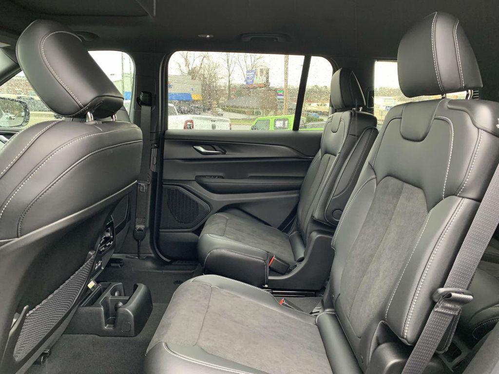 new 2025 Jeep Grand Cherokee L car, priced at $42,925