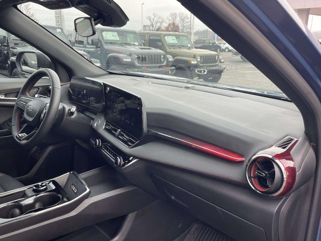 used 2025 Chevrolet Equinox car, priced at $31,000