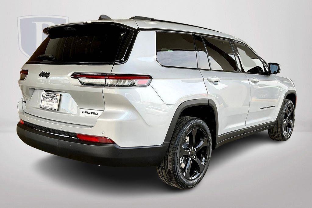 new 2024 Jeep Grand Cherokee L car, priced at $51,180