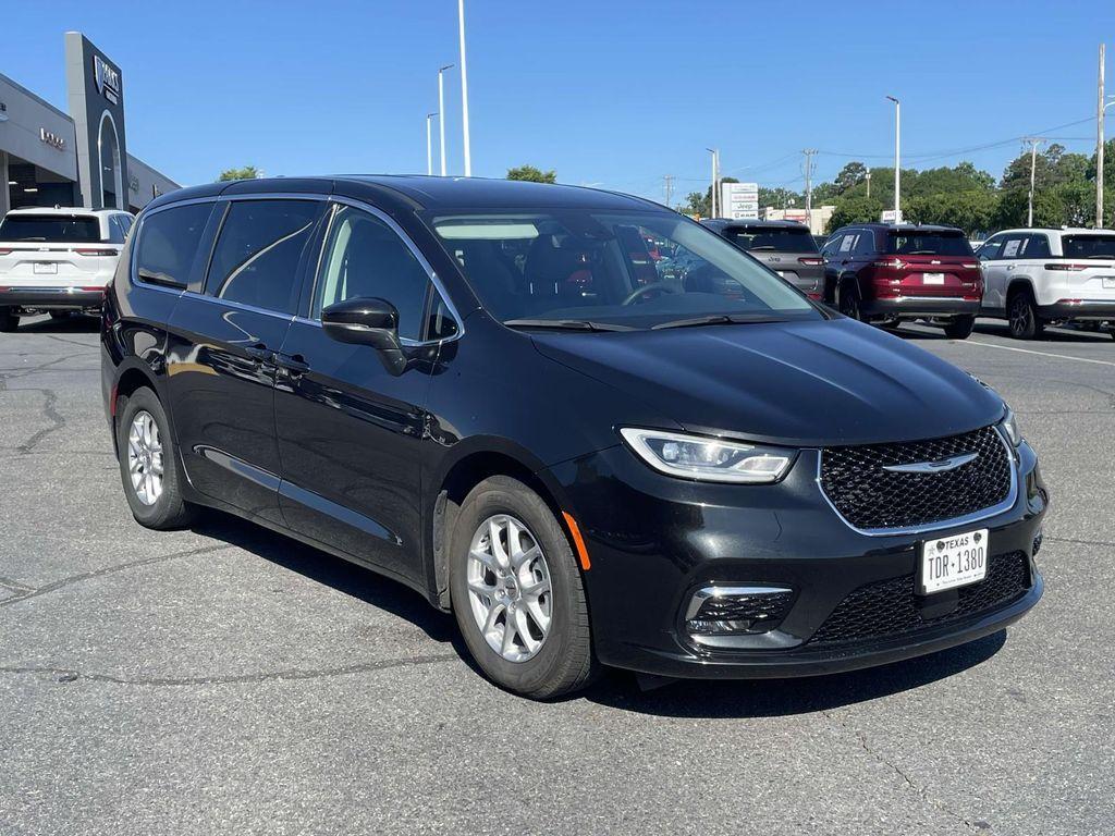 used 2023 Chrysler Pacifica car, priced at $24,000