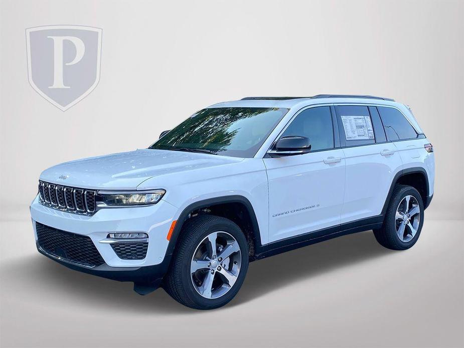 new 2024 Jeep Grand Cherokee car, priced at $45,615