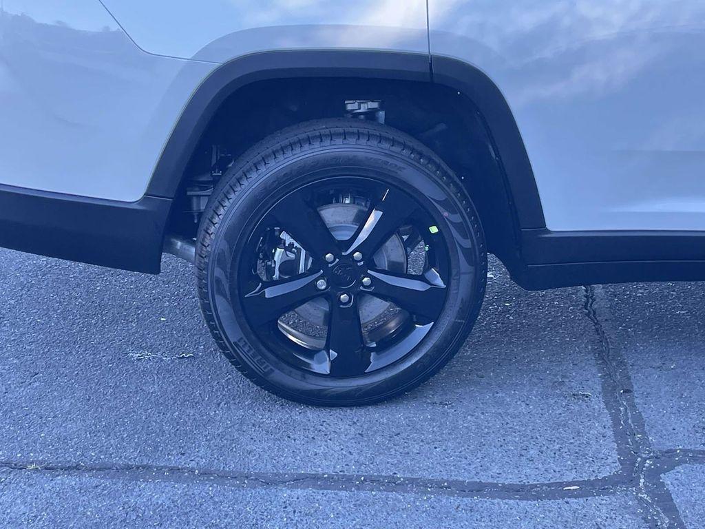 new 2025 Jeep Grand Cherokee L car, priced at $44,240