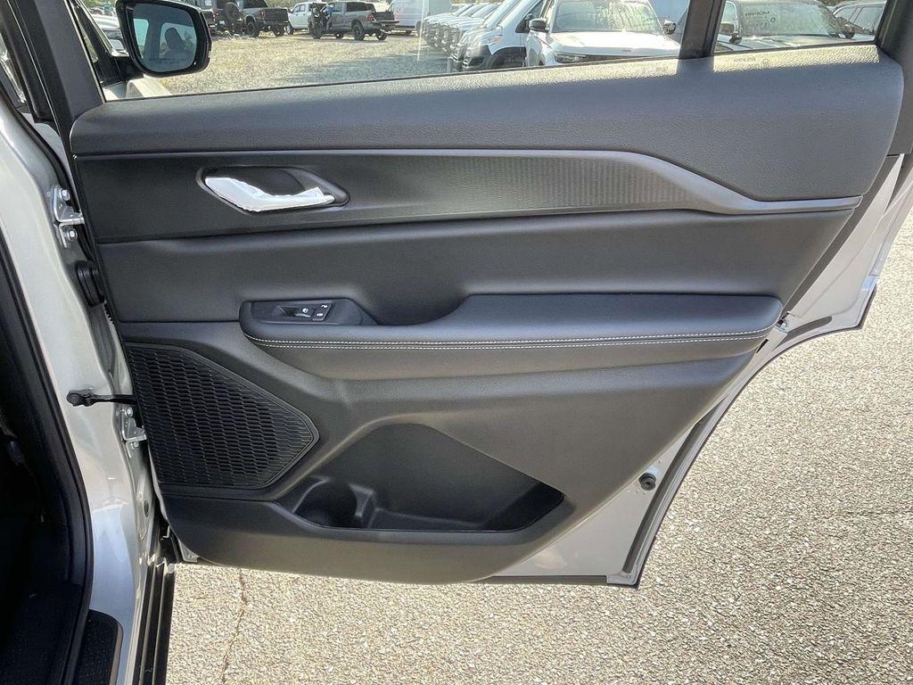 new 2025 Jeep Grand Cherokee L car, priced at $42,875