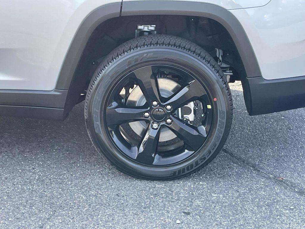new 2025 Jeep Grand Cherokee L car, priced at $42,875