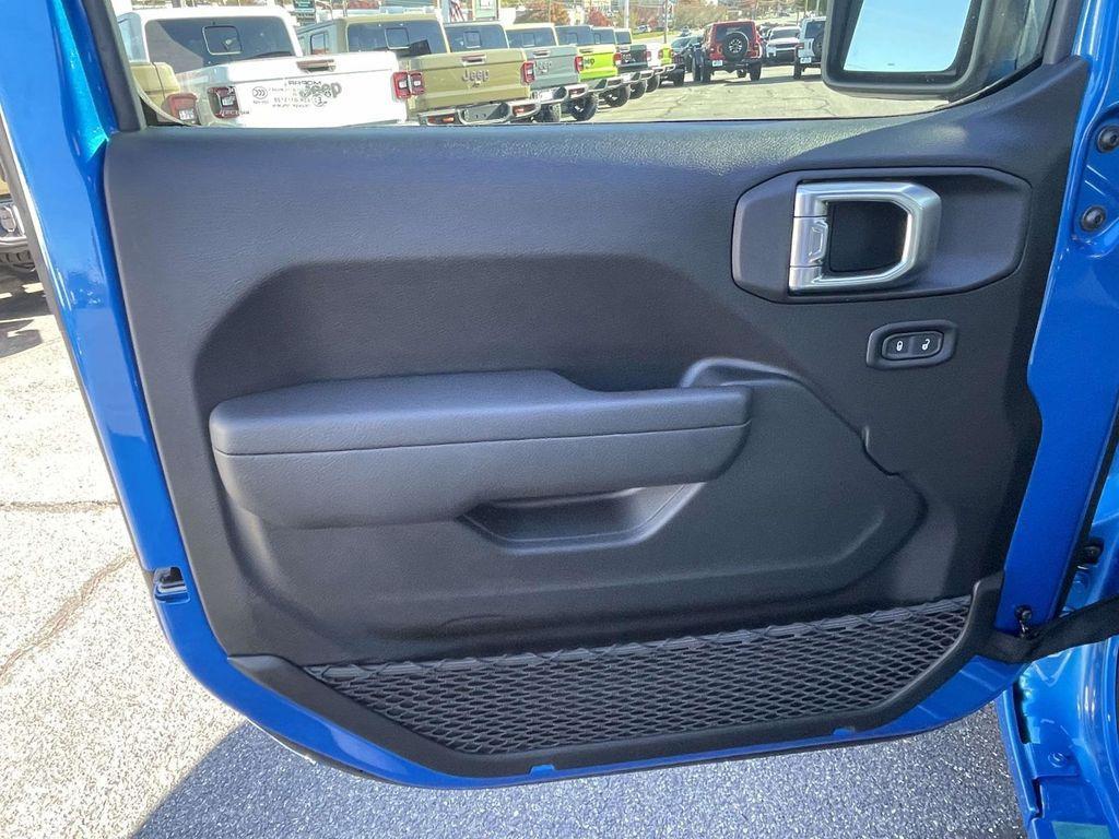 new 2026 Jeep Wrangler car, priced at $34,880